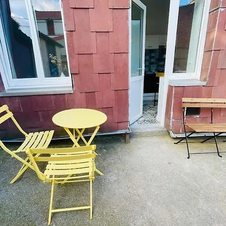 Charming Flat Ideal Location, 2 Bedroom 5 Pers Max Lägenhet