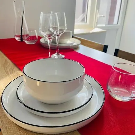 Apartment Charming Flat Ideal Location, 2 Bedroom 5 Pers Max *