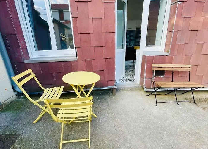 Charming Flat Ideal Location, 2 Bedroom 5 Pers Max Апартаменты