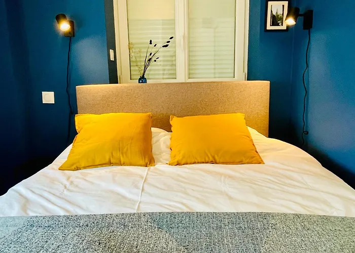 Charming Flat Ideal Location, 2 Bedroom 5 Pers Max Апартаменты *