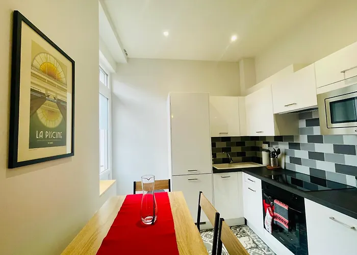 Апартаменты Charming Flat Ideal Location, 2 Bedroom 5 Pers Max