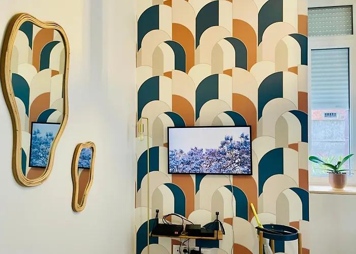 Charming Flat Ideal Location, 2 Bedroom 5 Pers Max