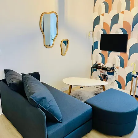 Charming Flat Ideal Location, 2 Bedroom 5 Pers Max شقة